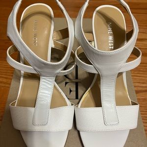 Nine West leather/ man made upper heels. Size 6M